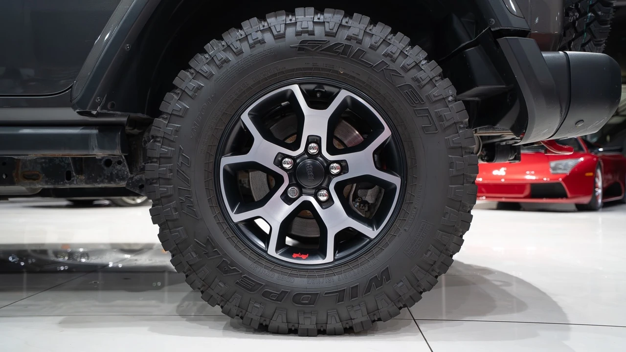 2019 Jeep JL Wrangler - Image 12 of 31