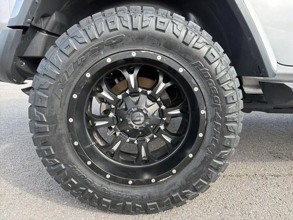 2019 Jeep JL Wrangler - Image 13 of 20
