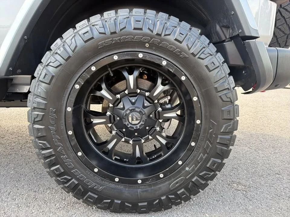 2019 Jeep JL Wrangler - Image 14 of 20