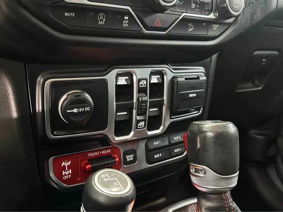 2019 Jeep JL Wrangler - Image 19 of 20