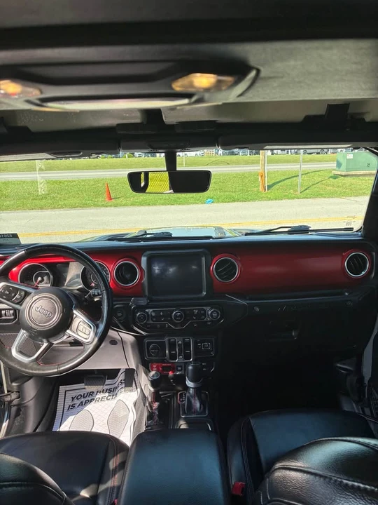 2019 Jeep JL Wrangler - Image 9 of 10