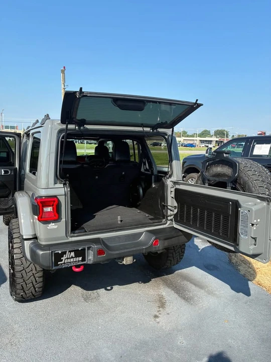 2019 Jeep JL Wrangler - Image 10 of 10