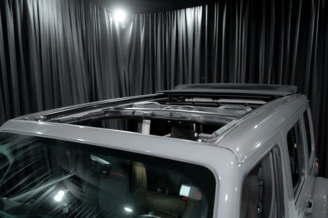 2019 Jeep JL Wrangler - Image 8 of 12