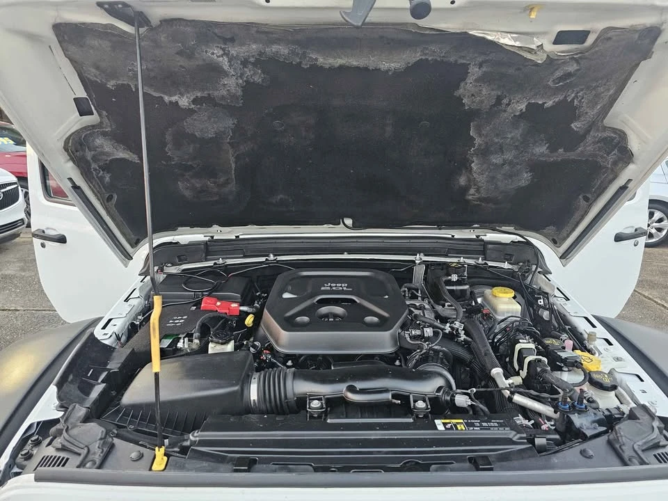 2019 Jeep JL Wrangler - Image 19 of 21