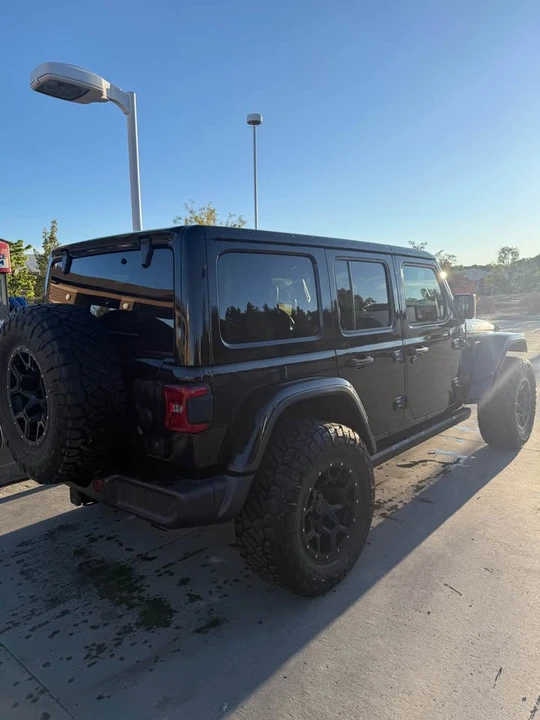 2019 Jeep JL Wrangler - Image 2 of 20