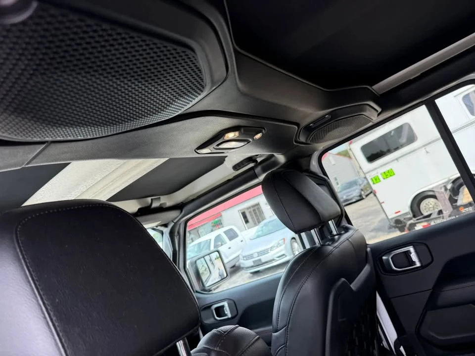 2019 Jeep JL Wrangler - Image 17 of 20