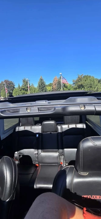 2019 Jeep JL Wrangler - Image 17 of 18