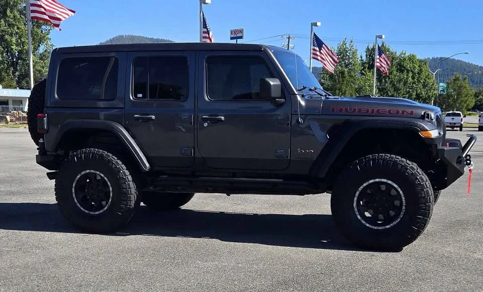 2019 Jeep JL Wrangler - Image 2 of 18