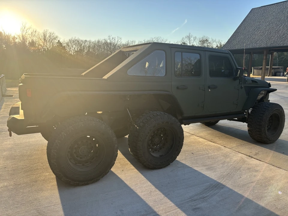 2019 Jeep JL Wrangler - Image 2 of 10