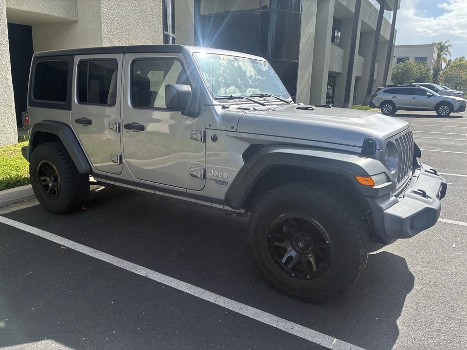 2019 Jeep JL Wrangler - Image 5 of 18