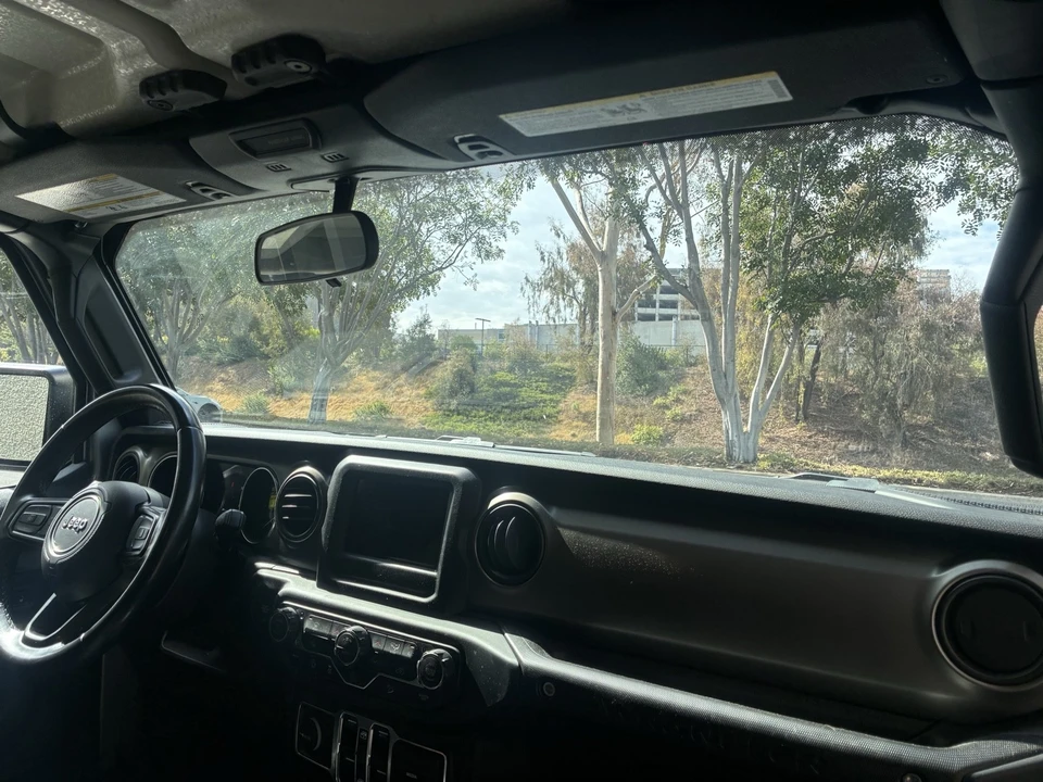 2019 Jeep JL Wrangler - Image 16 of 18