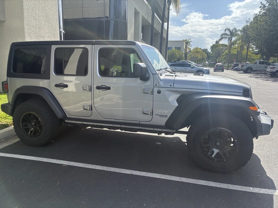 2019 Jeep JL Wrangler - Image 6 of 18