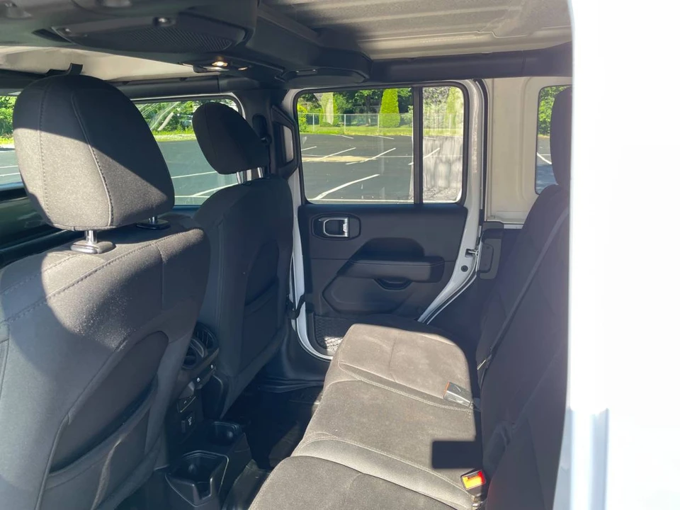 2019 Jeep JL Wrangler - Image 8 of 10