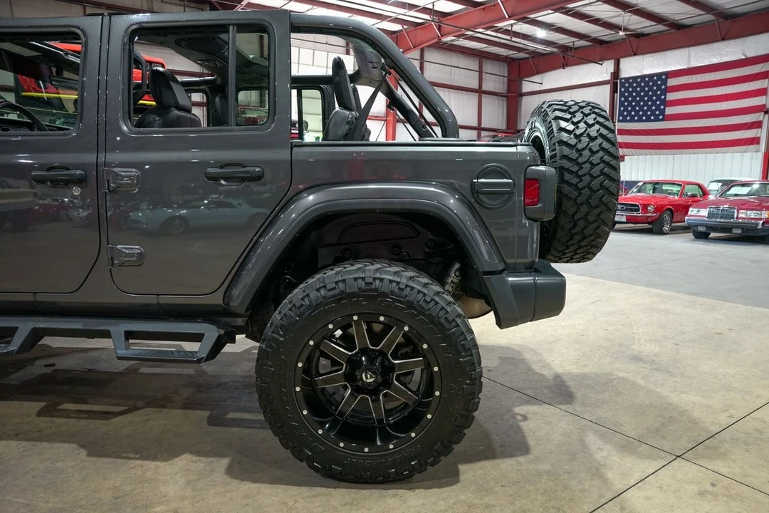 2019 Jeep JL Wrangler - Image 5 of 31