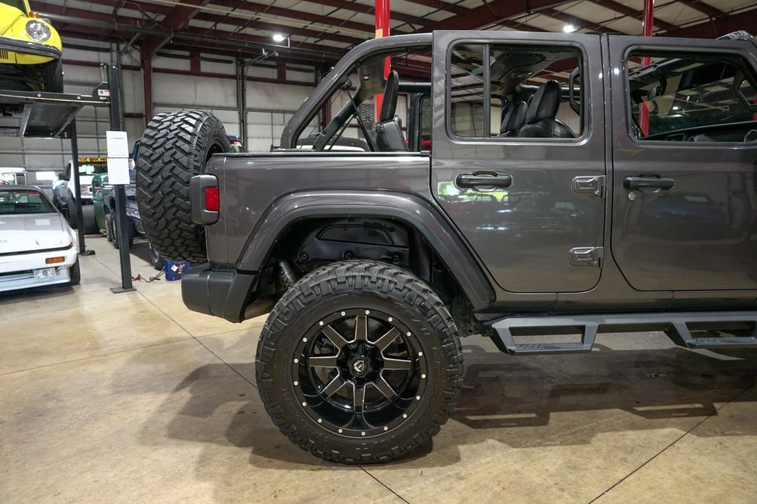 2019 Jeep JL Wrangler - Image 9 of 31