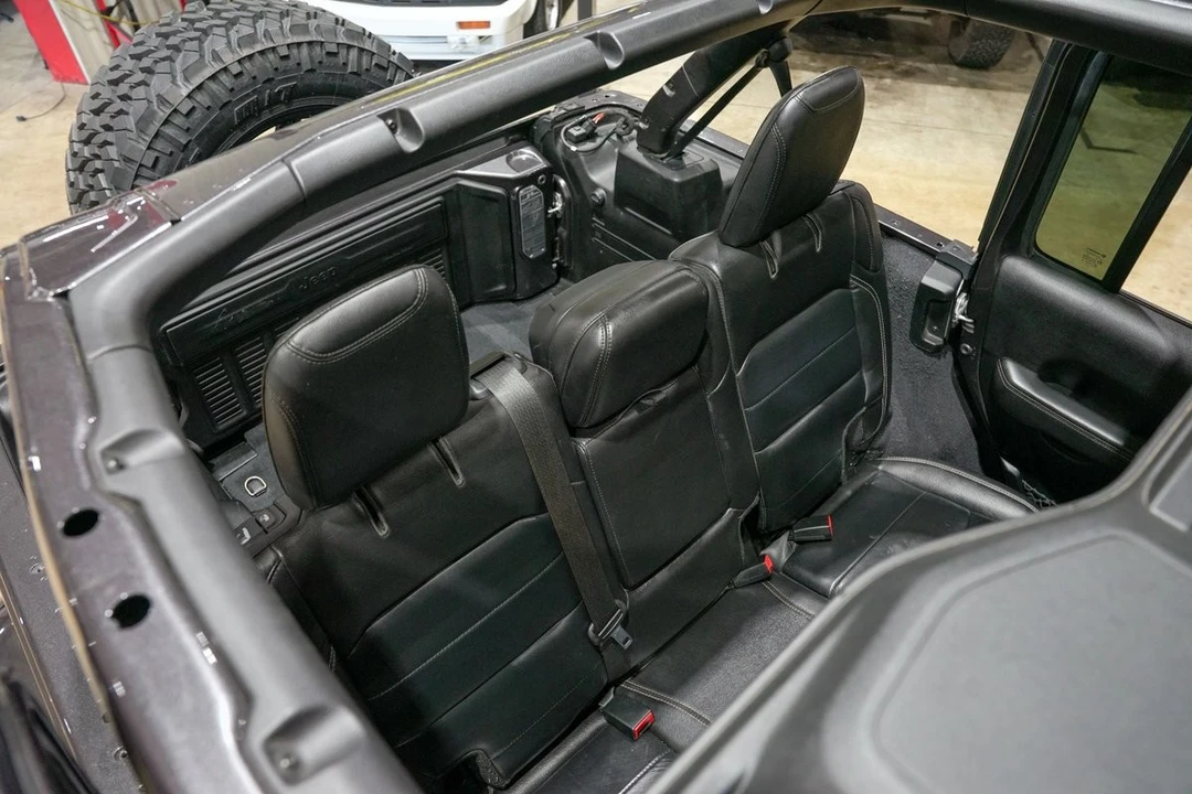 2019 Jeep JL Wrangler - Image 18 of 31