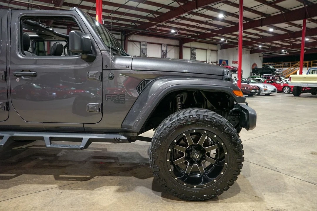 2019 Jeep JL Wrangler - Image 11 of 31