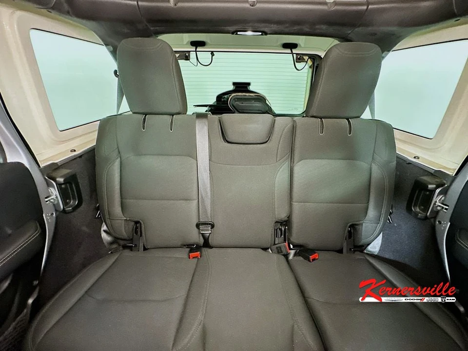 2019 Jeep JL Wrangler - Image 13 of 24