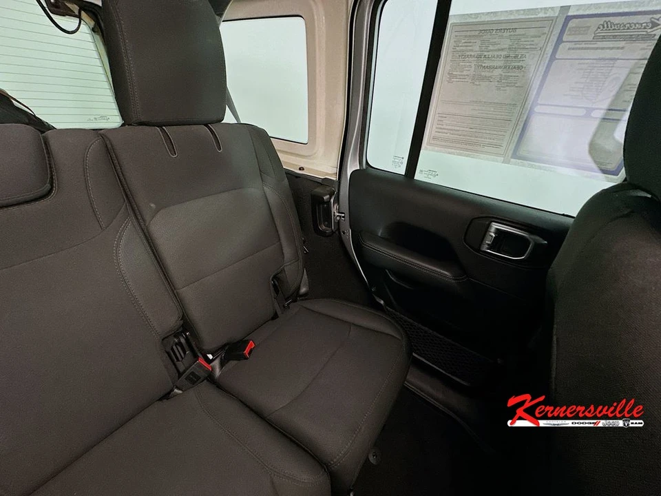 2019 Jeep JL Wrangler - Image 14 of 24