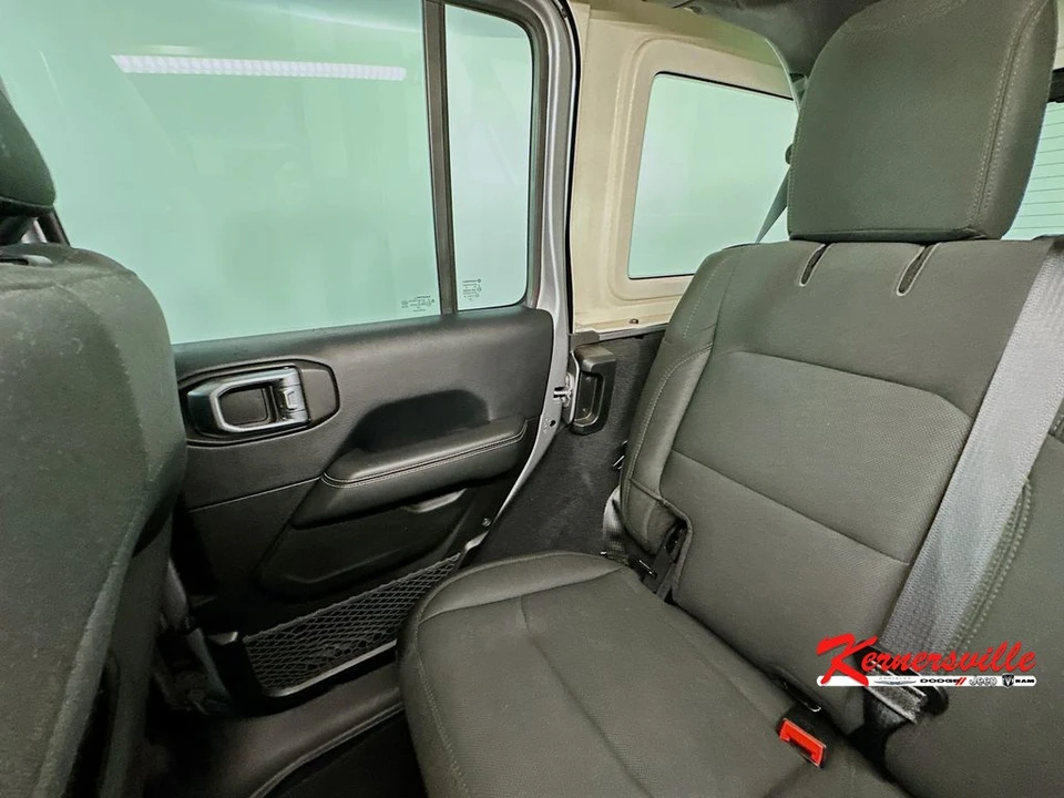 2019 Jeep JL Wrangler - Image 12 of 24