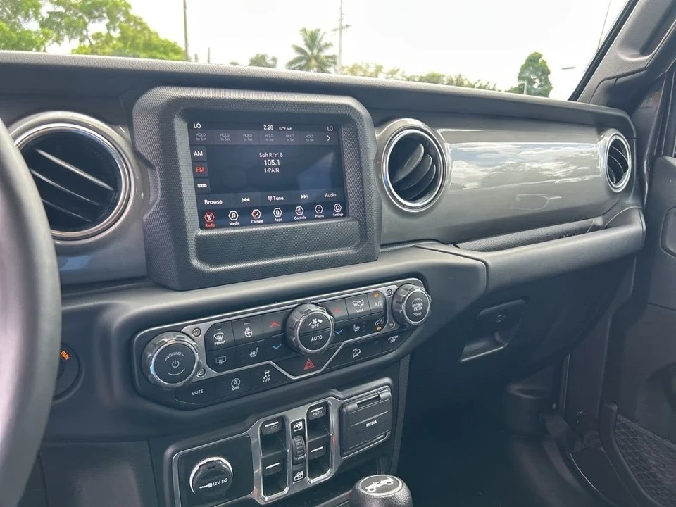 2019 Jeep JL Wrangler - Image 11 of 12