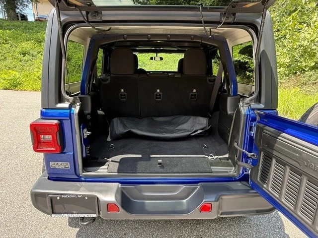 2019 Jeep JL Wrangler - Image 15 of 27
