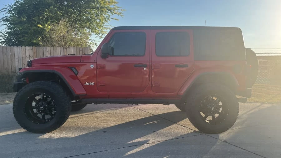 2019 Jeep JL Wrangler - Image 2 of 9