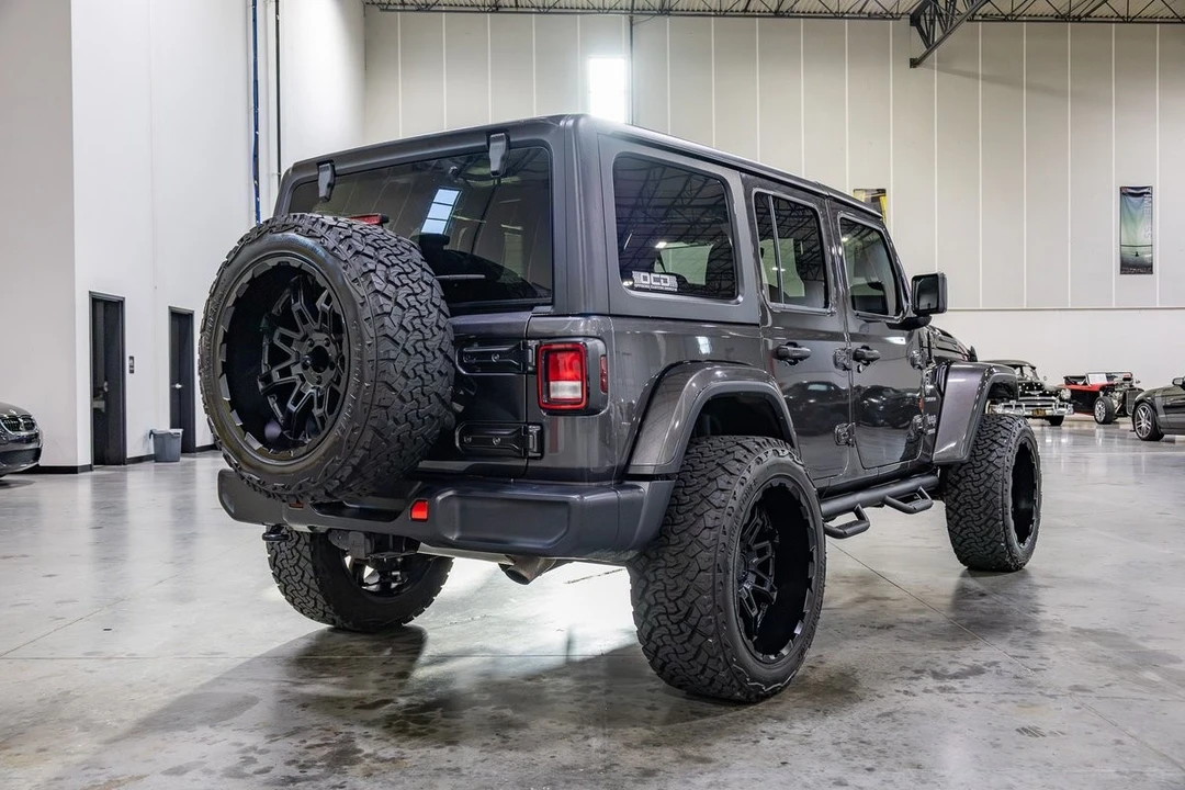 2019 Jeep JL Wrangler - Image 23 of 31