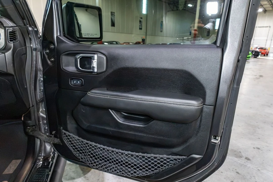 2019 Jeep JL Wrangler - Image 29 of 31