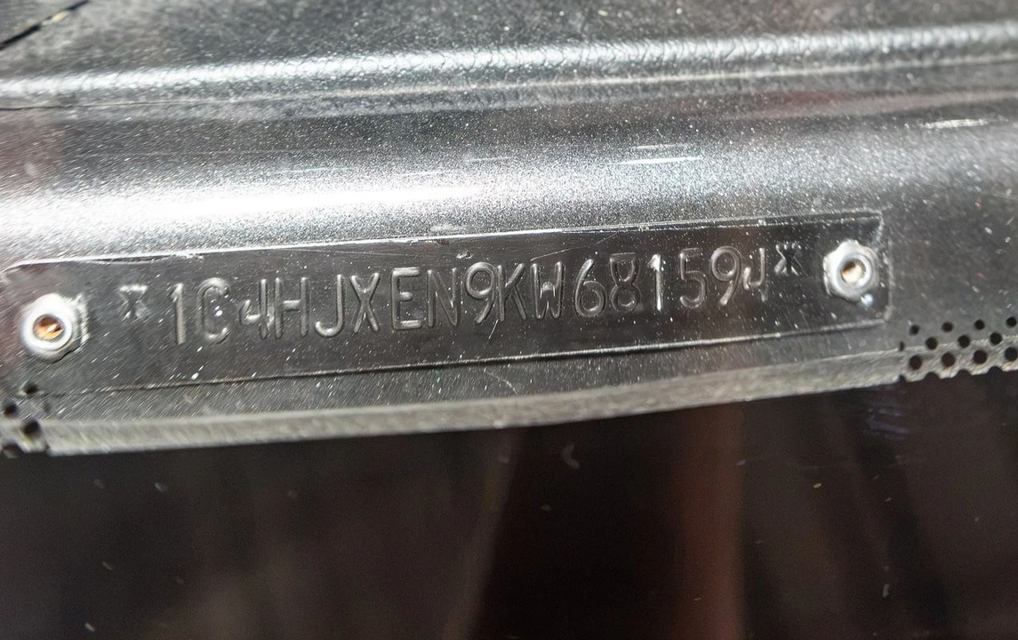 2019 Jeep JL Wrangler - Image 15 of 31