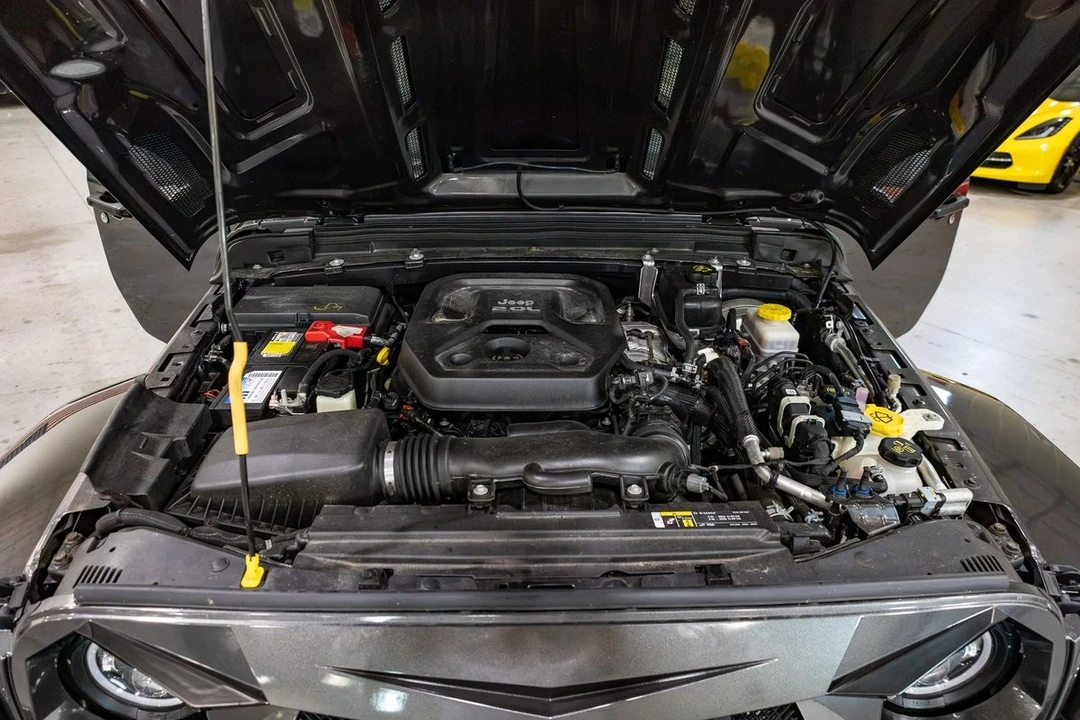 2019 Jeep JL Wrangler - Image 17 of 31