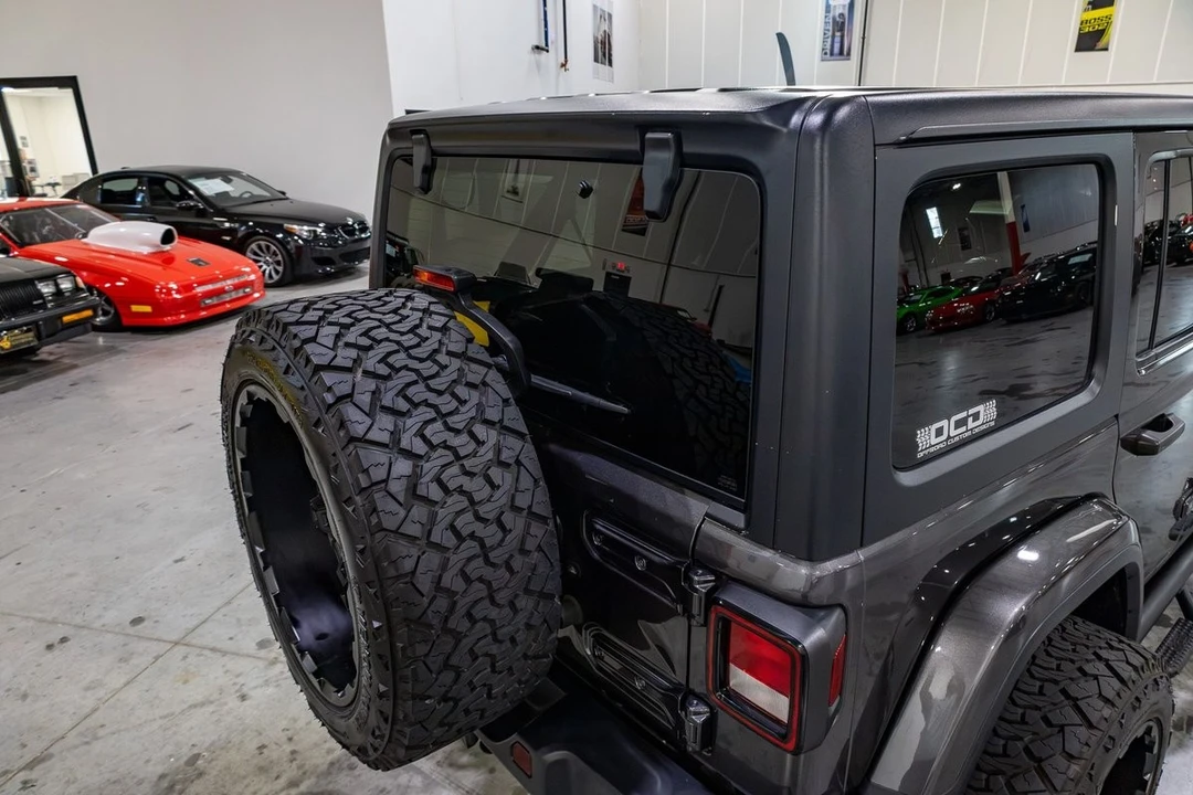 2019 Jeep JL Wrangler - Image 20 of 31