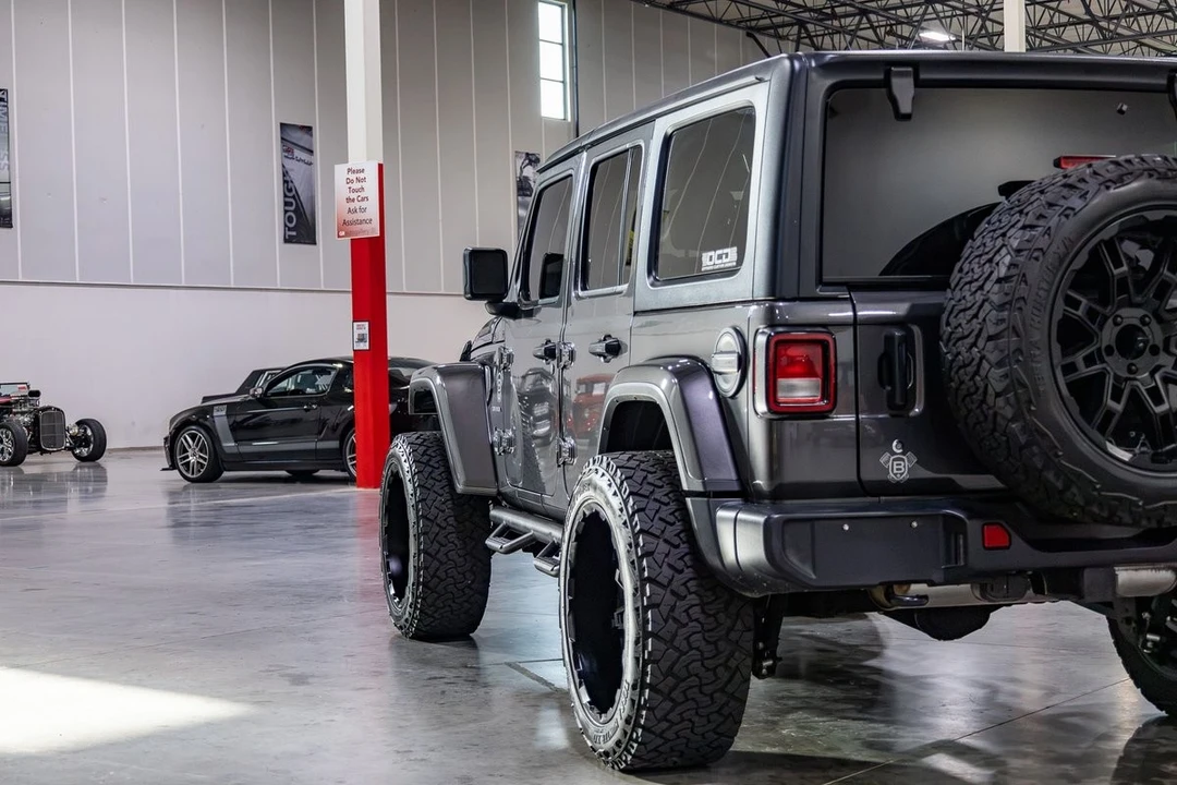 2019 Jeep JL Wrangler - Image 26 of 31