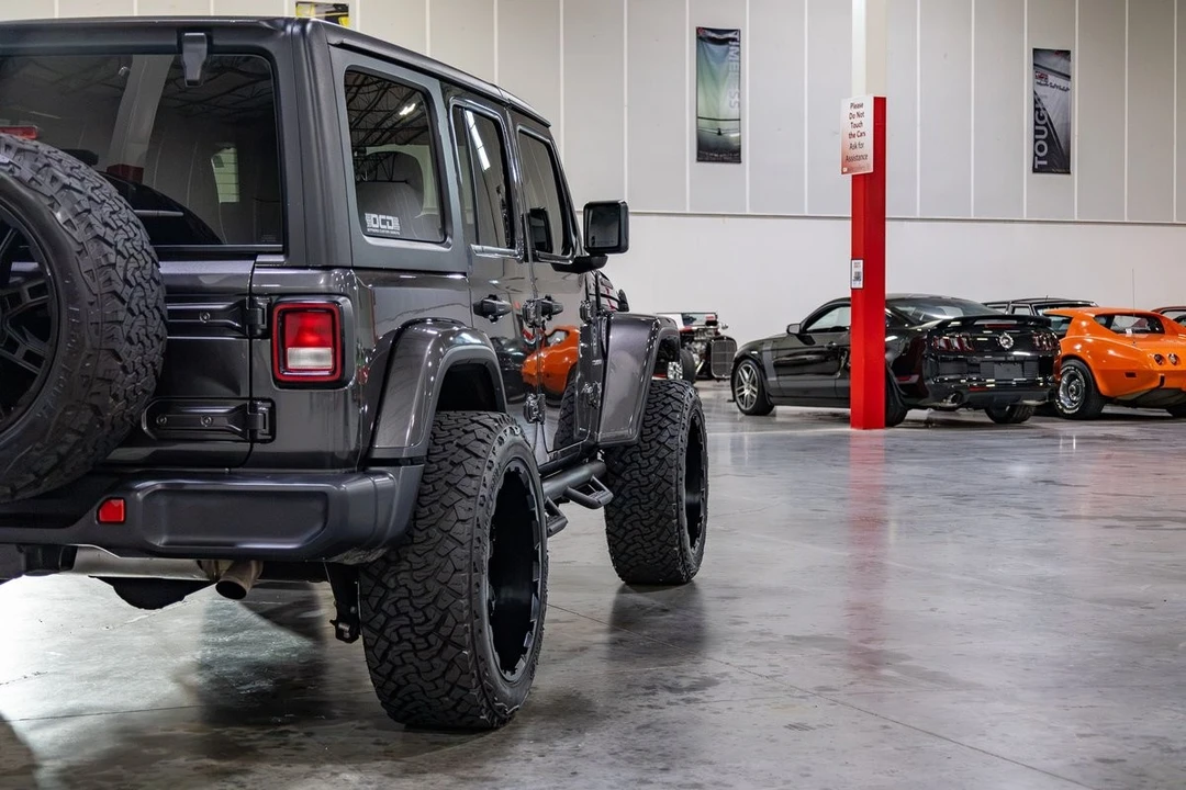 2019 Jeep JL Wrangler - Image 27 of 31