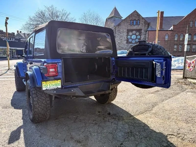2019 Jeep JL Wrangler - Image 11 of 12