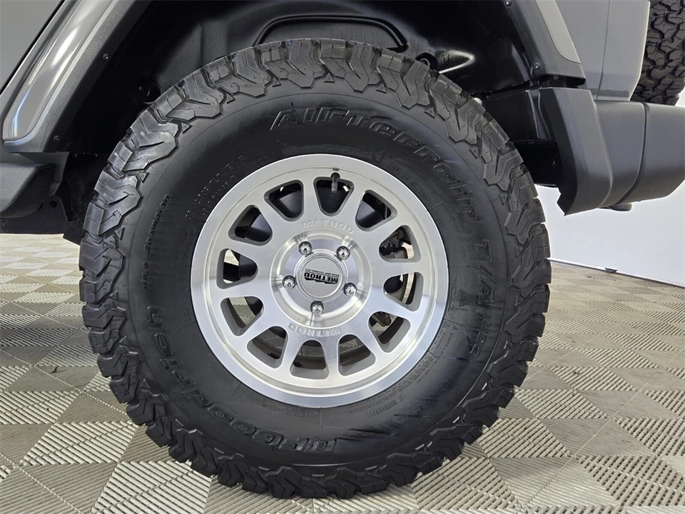 2019 Jeep JL Wrangler - Image 5 of 12