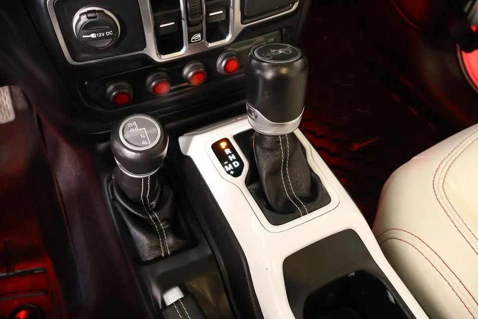 2019 Jeep JL Wrangler - Image 7 of 16