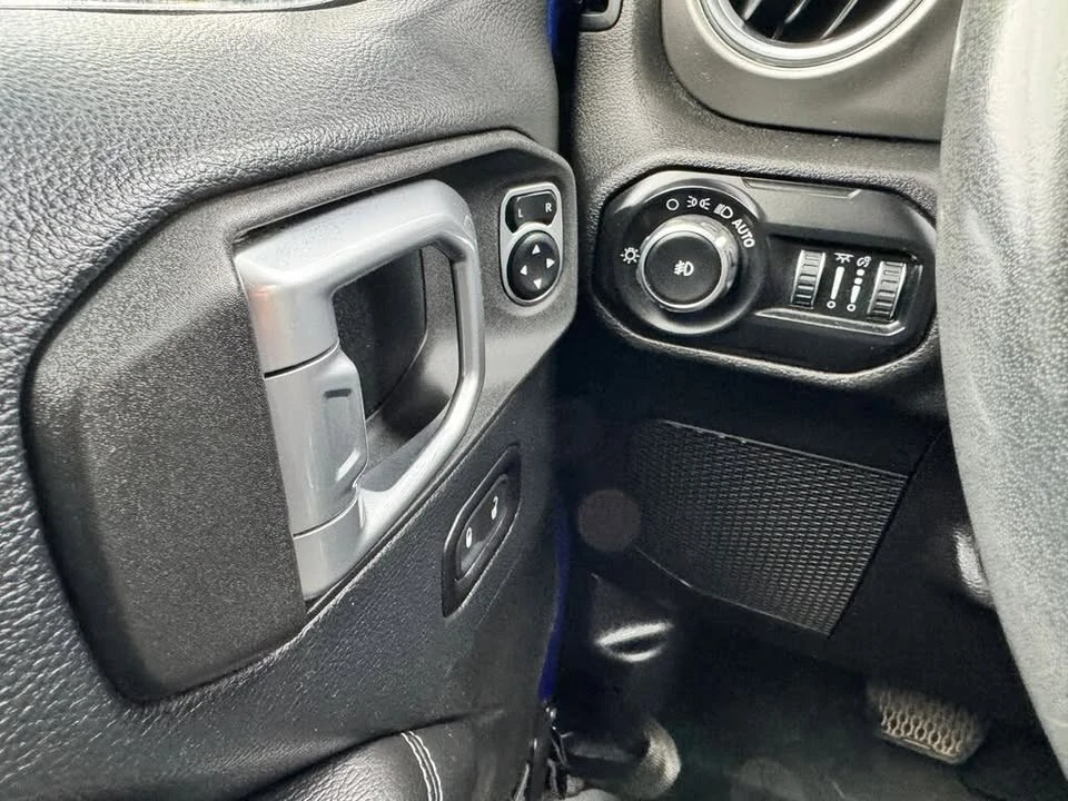 2019 Jeep JL Wrangler - Image 13 of 20