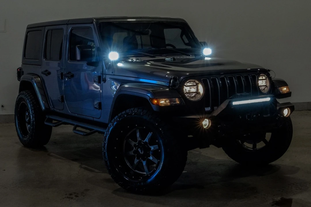 2019 Jeep JL Wrangler - Image 8 of 12