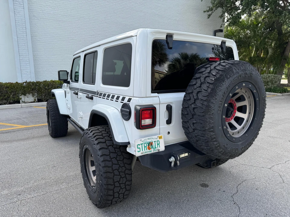 2019 Jeep JL Wrangler - Image 12 of 31