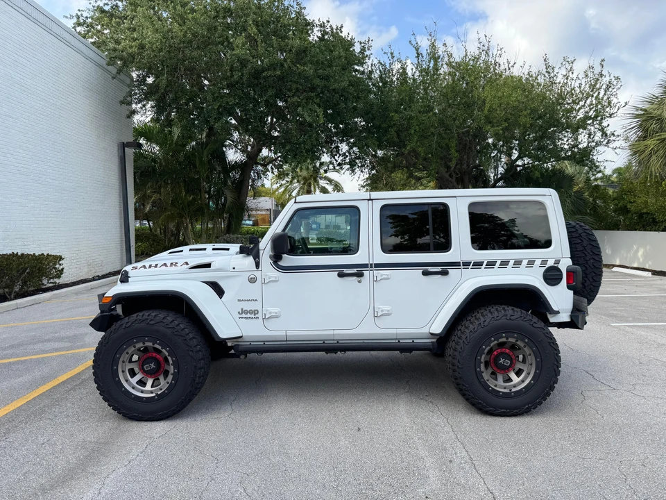 2019 Jeep JL Wrangler - Image 10 of 31