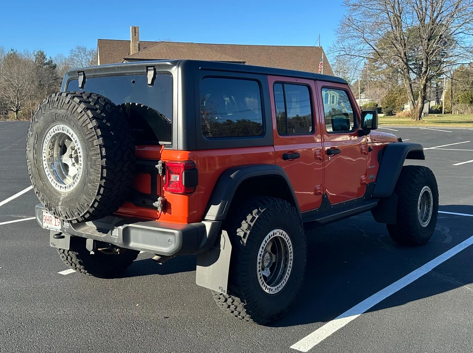 2019 Jeep JL Wrangler - Image 11 of 30