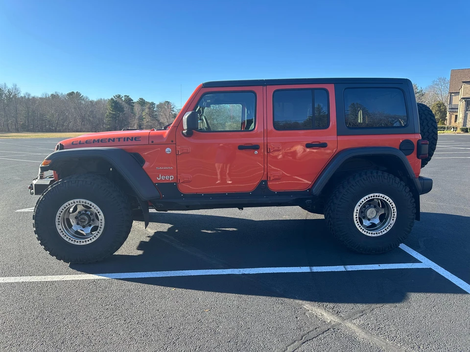 2019 Jeep JL Wrangler - Image 7 of 30
