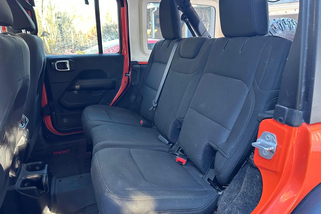 2019 Jeep JL Wrangler - Image 29 of 30