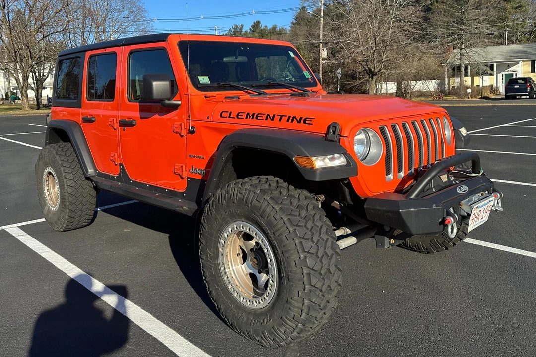 2019 Jeep JL Wrangler - Image 13 of 30