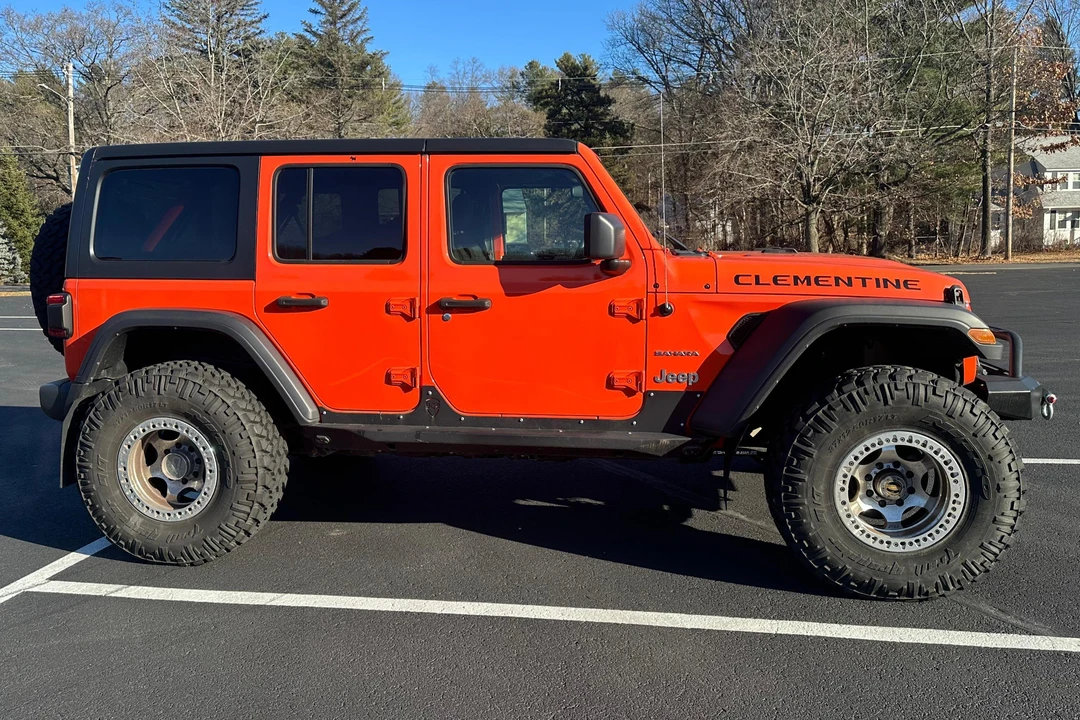 2019 Jeep JL Wrangler - Image 3 of 30