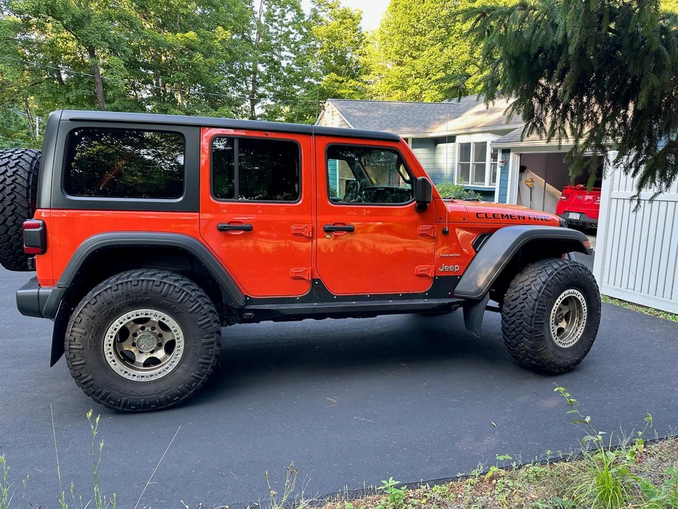 2019 Jeep JL Wrangler - Image 12 of 30