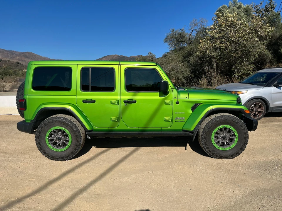 2019 Jeep JL Wrangler - Image 12 of 31