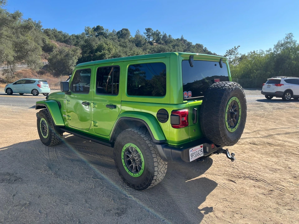 2019 Jeep JL Wrangler - Image 10 of 31