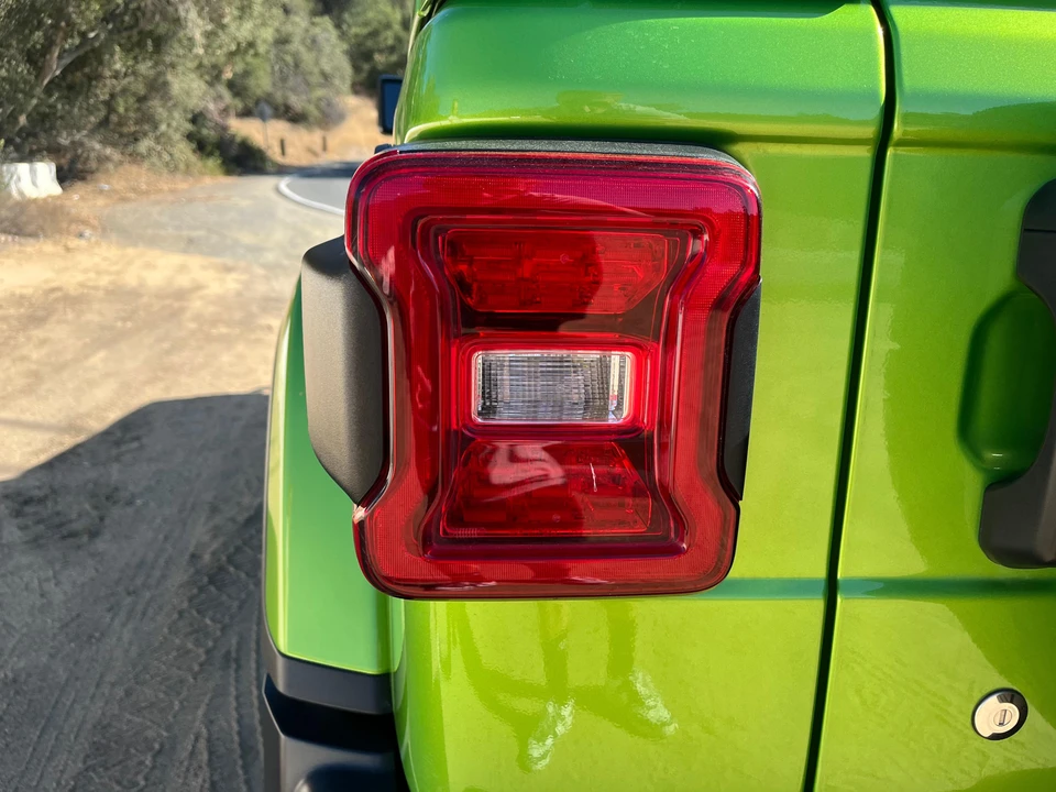 2019 Jeep JL Wrangler - Image 24 of 31
